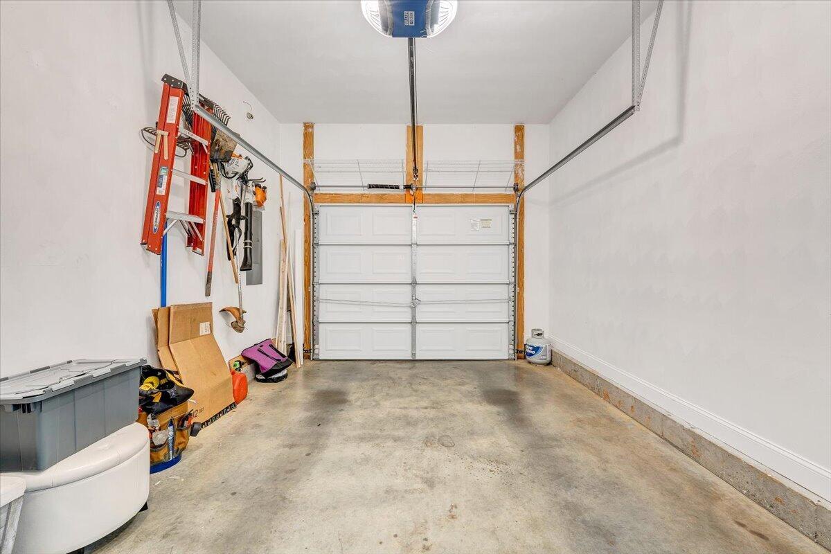 424 Cambridge Ct Road Vinton, VA 24179 - Photo 37 of 46 37-MIB08443