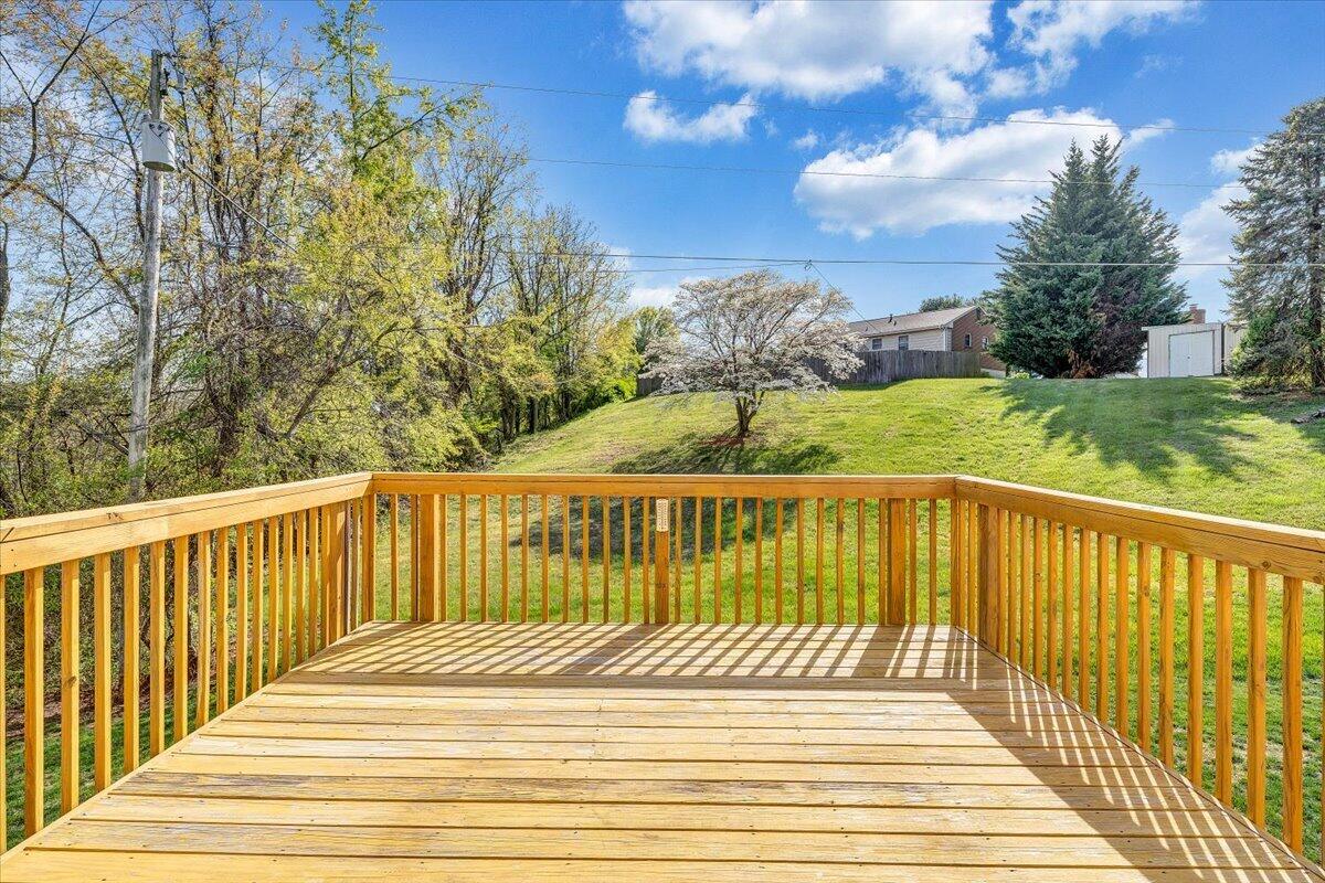 424 Cambridge Ct Road Vinton, VA 24179 - Photo 38 of 46 38-MIB08449