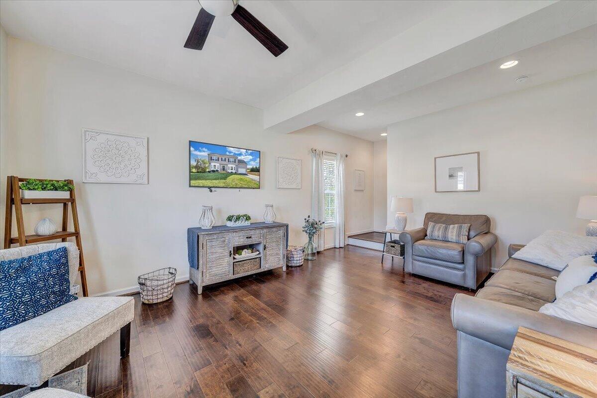 424 Cambridge Ct Road Vinton, VA 24179 - Photo 4 of 46 04-MIB08356