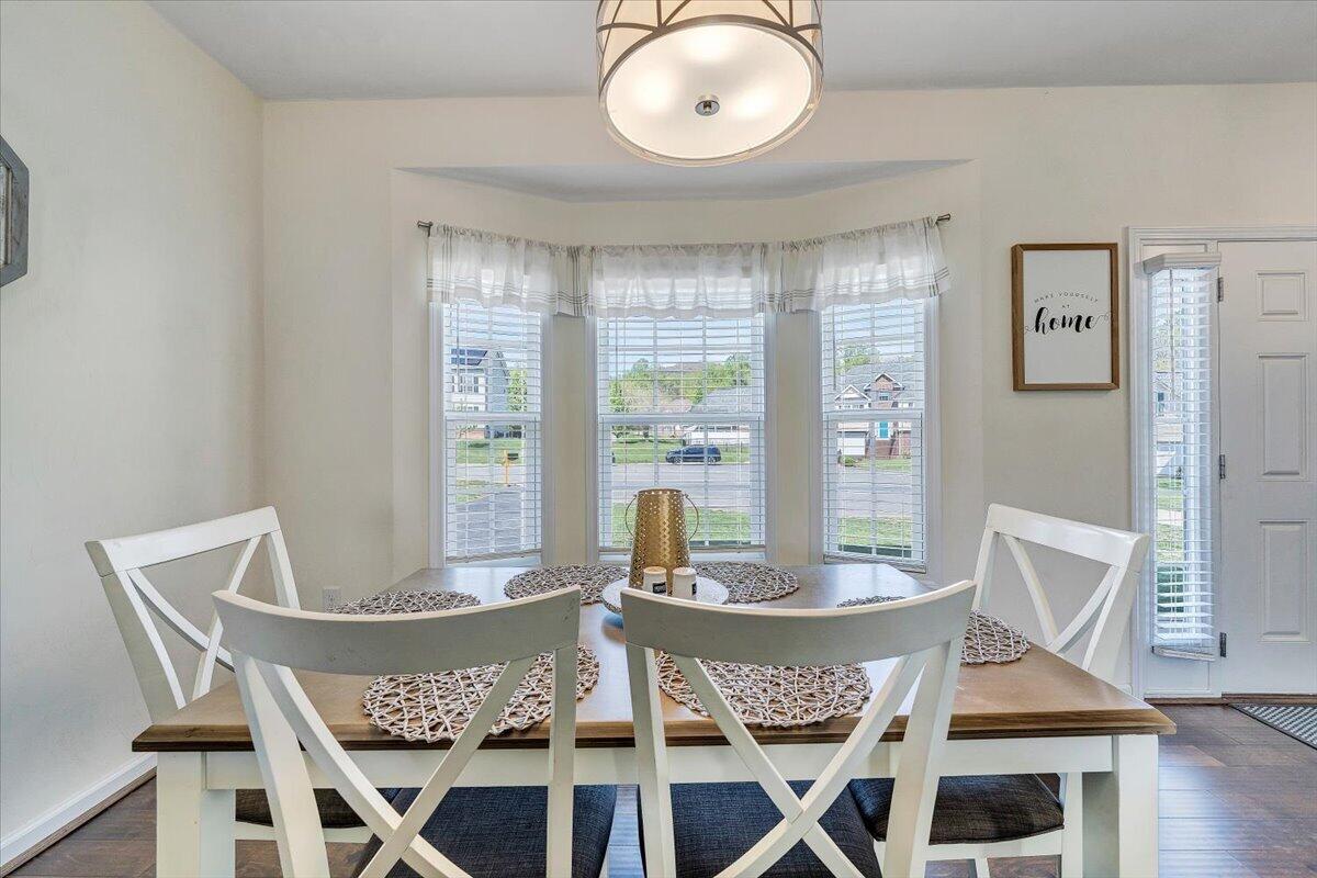 424 Cambridge Ct Road Vinton, VA 24179 - Photo 10 of 46 10-MIB08374