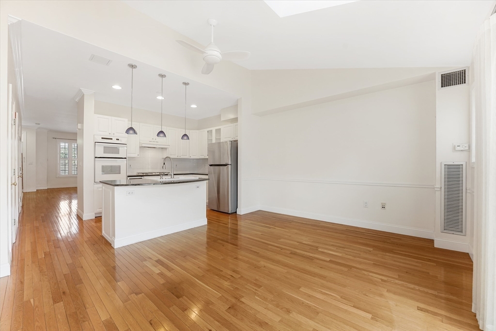 55 Chelsea Street, Unit 55 Boston, MA 02129 - Photo 4 of 22
