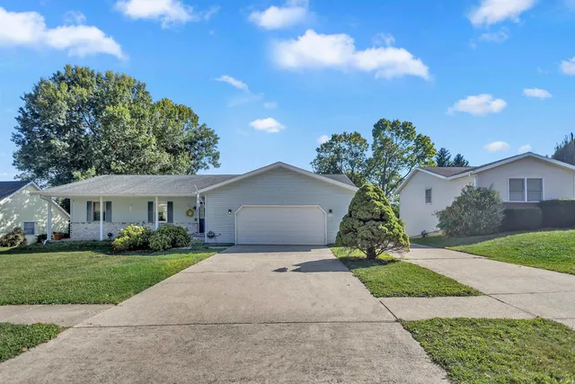 $359,000 | 709 West Hedgewood Drive, Bloomington, IN 47403