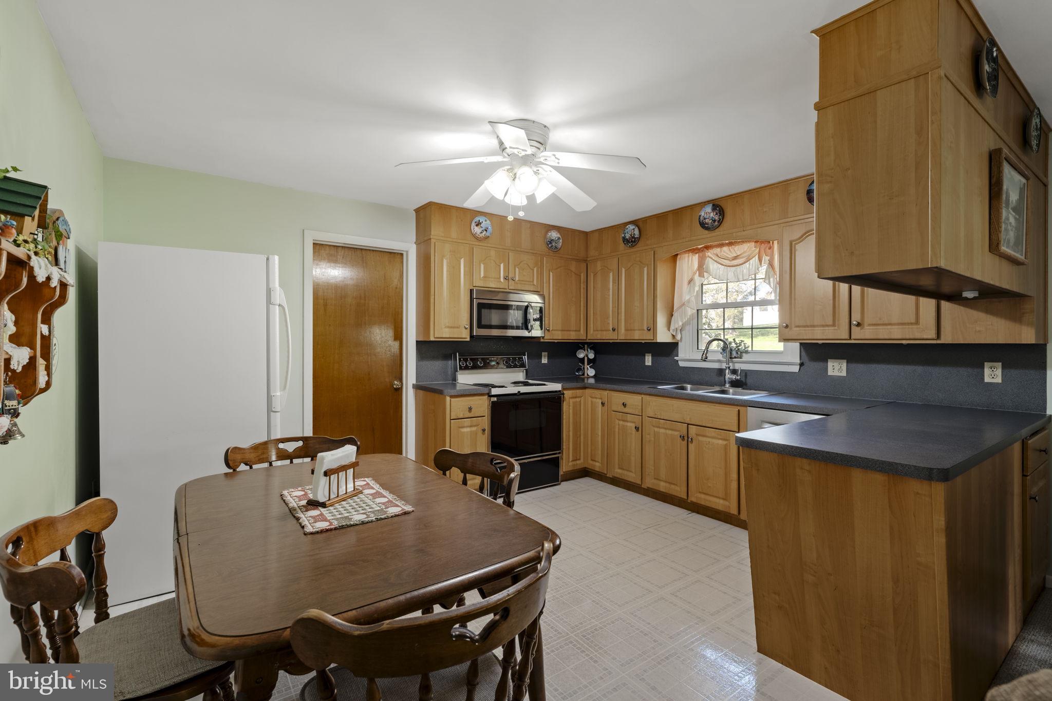 133 Summitville Road New Holland, PA 17557 - Photo 19 of 48