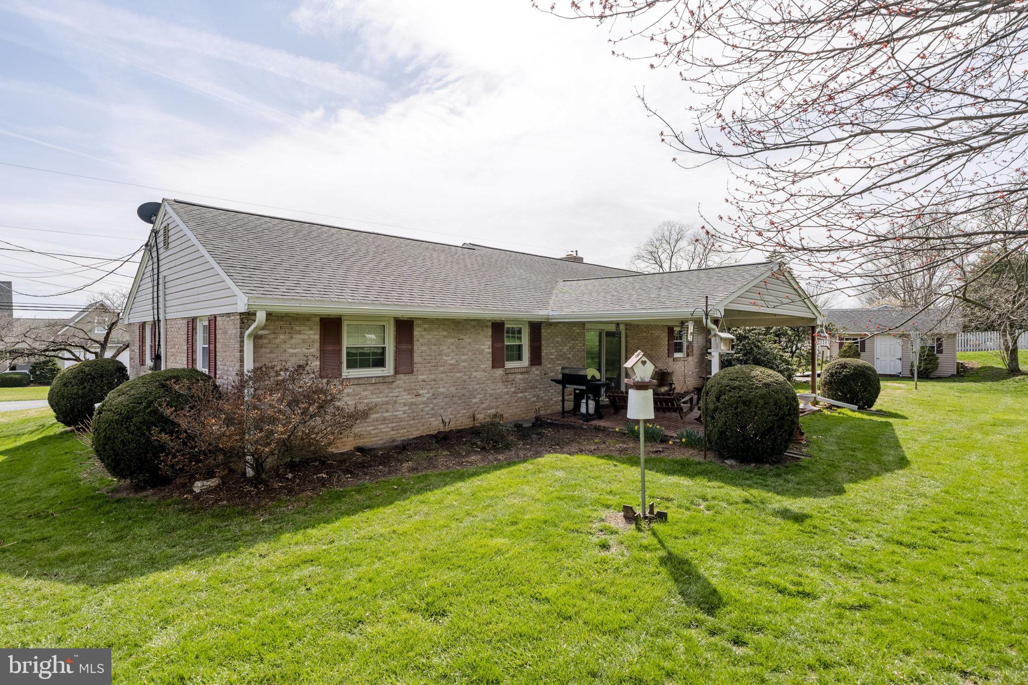 133 Summitville Road New Holland, PA 17557 - Photo 7 of 48