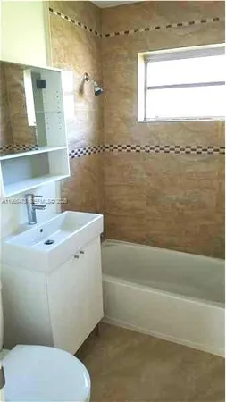 $3,000 | 2443 Coolidge Street, Hollywood, FL 33020