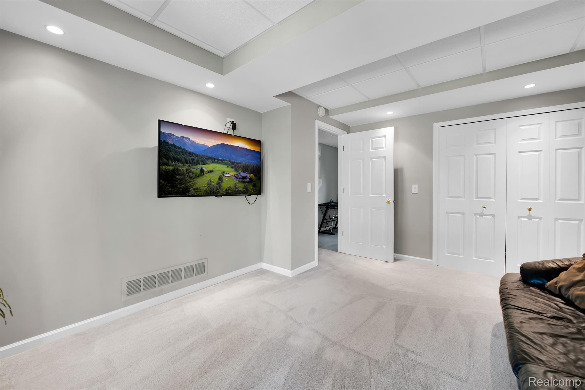 3823 Rohr Road Lake Orion, MI 48359 - Photo 14 of 18 Gallery Image 14