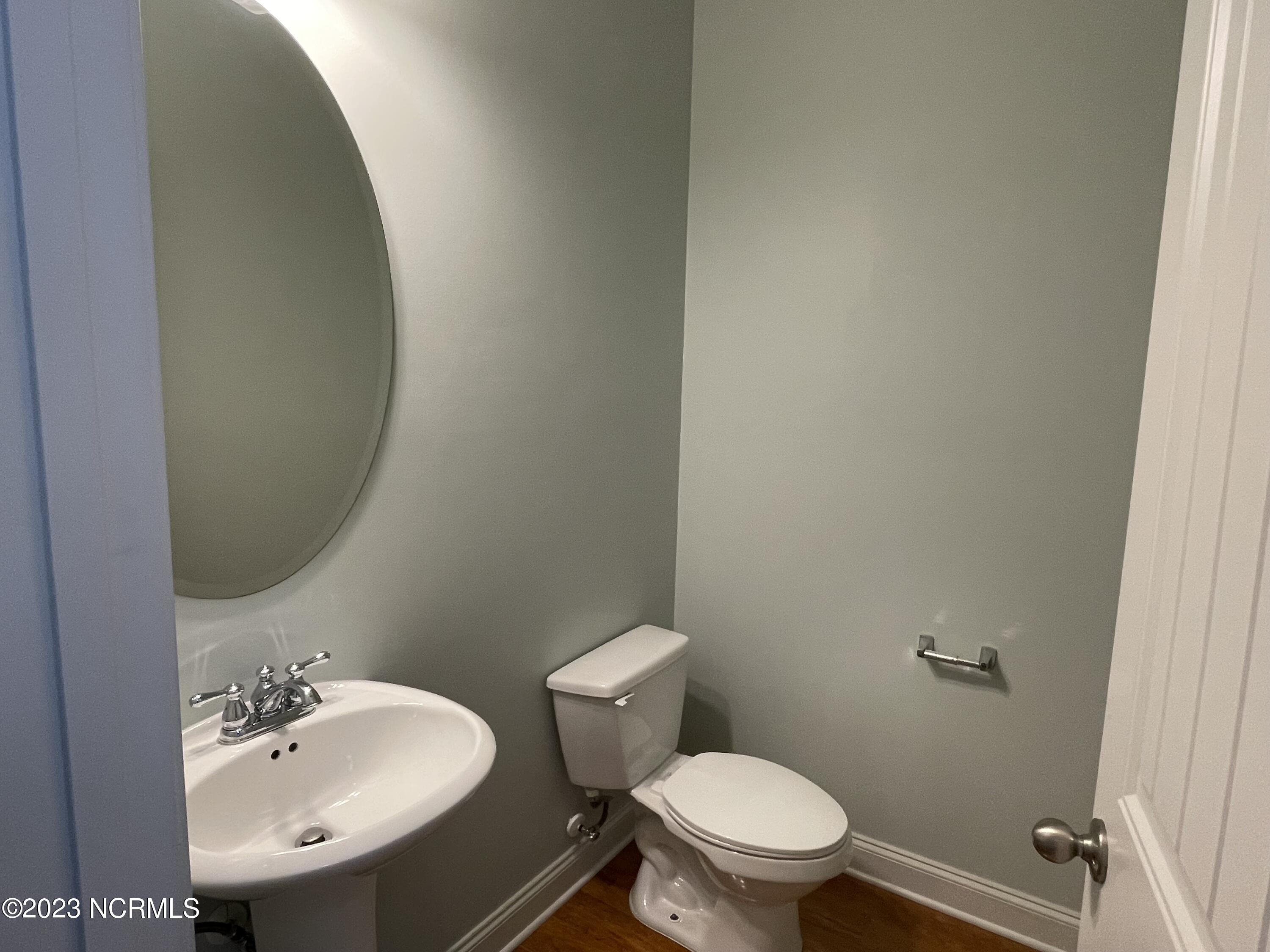 764 Sun Road Aberdeen, NC 28315 - Photo 11 of 34 Powder Room