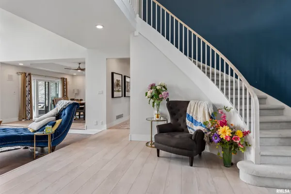 $725,000 | 20 Hickory Ridge Lane, Springfield, IL 62707