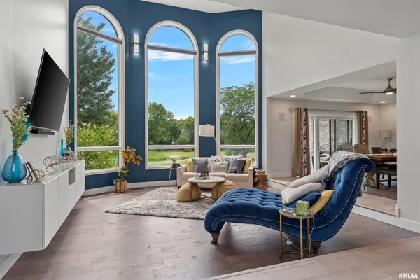 $725,000 | 20 Hickory Ridge Lane, Springfield, IL 62707