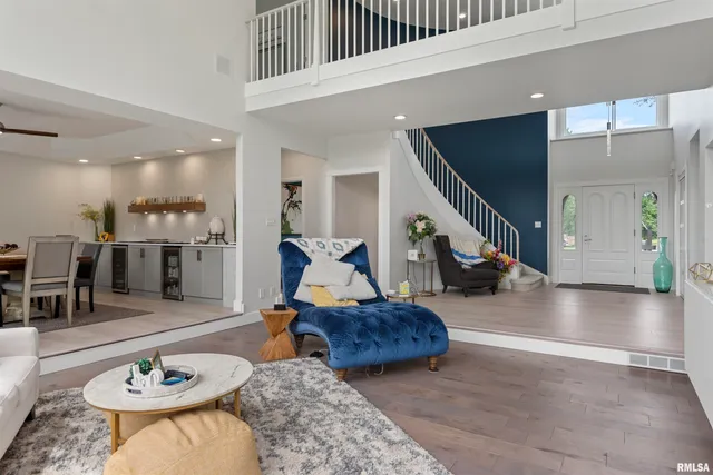 $750,000 | 20 Hickory Ridge Lane, Springfield, IL 62707