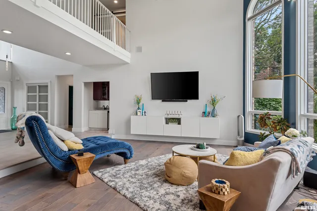 $750,000 | 20 Hickory Ridge Lane, Springfield, IL 62707