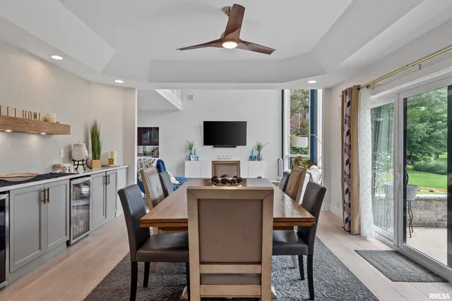 $750,000 | 20 Hickory Ridge Lane, Springfield, IL 62707