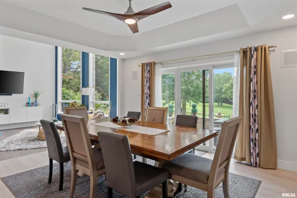 $725,000 | 20 Hickory Ridge Lane, Springfield, IL 62707