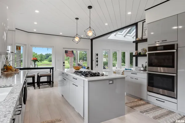 $725,000 | 20 Hickory Ridge Lane, Springfield, IL 62707