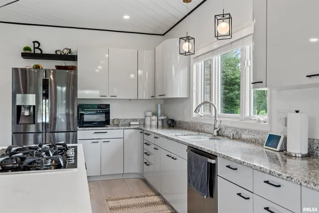 $750,000 | 20 Hickory Ridge Lane, Springfield, IL 62707