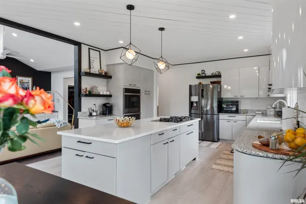 $725,000 | 20 Hickory Ridge Lane, Springfield, IL 62707