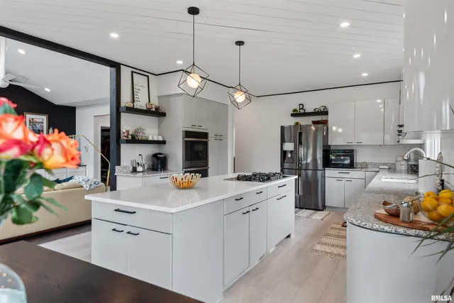 $750,000 | 20 Hickory Ridge Lane, Springfield, IL 62707