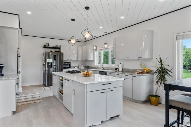 $750,000 | 20 Hickory Ridge Lane, Springfield, IL 62707