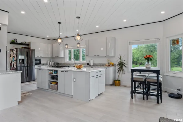 $725,000 | 20 Hickory Ridge Lane, Springfield, IL 62707