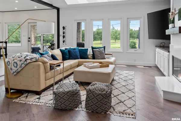 $725,000 | 20 Hickory Ridge Lane, Springfield, IL 62707