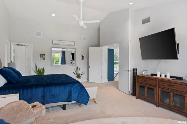 $725,000 | 20 Hickory Ridge Lane, Springfield, IL 62707