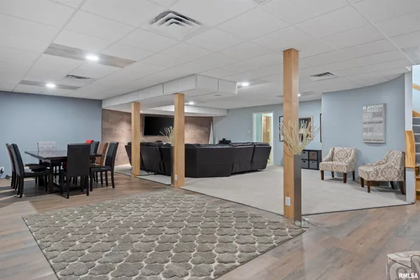 $725,000 | 20 Hickory Ridge Lane, Springfield, IL 62707