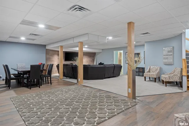 $750,000 | 20 Hickory Ridge Lane, Springfield, IL 62707