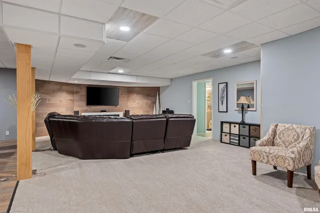 $750,000 | 20 Hickory Ridge Lane, Springfield, IL 62707