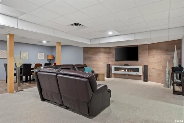 $725,000 | 20 Hickory Ridge Lane, Springfield, IL 62707