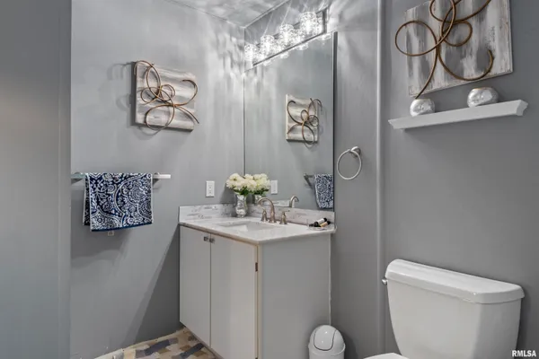 $725,000 | 20 Hickory Ridge Lane, Springfield, IL 62707