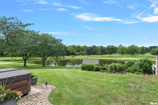 $750,000 | 20 Hickory Ridge Lane, Springfield, IL 62707