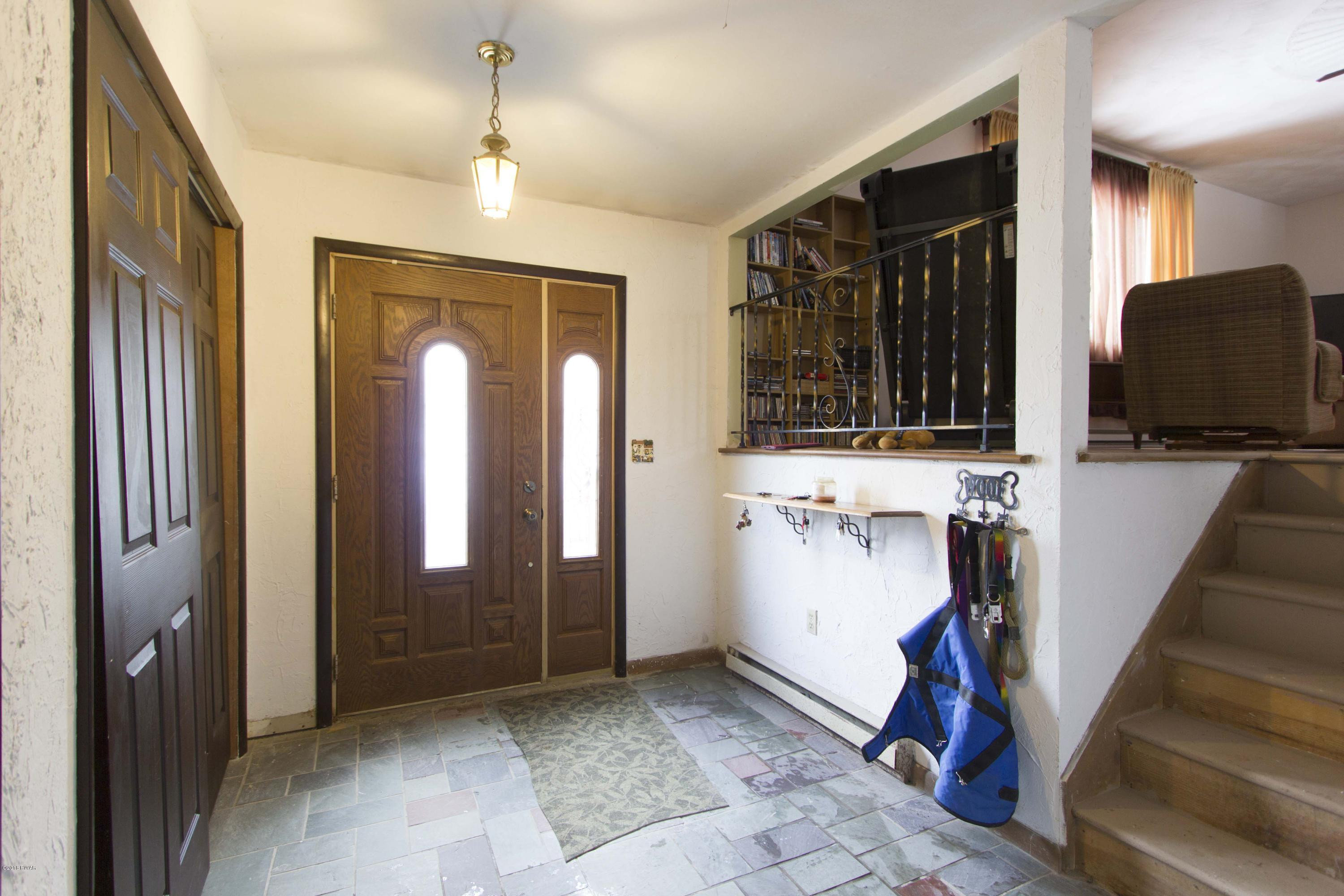 773 Lake Henry Road Lake Ariel, PA 18436 - Photo 2 of 19 Foyer