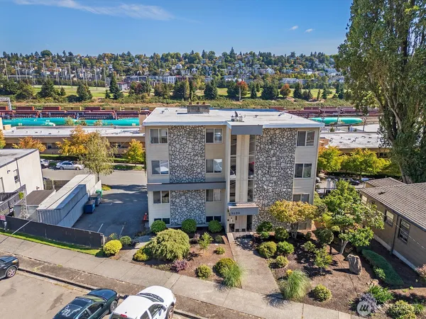 a picture of city view