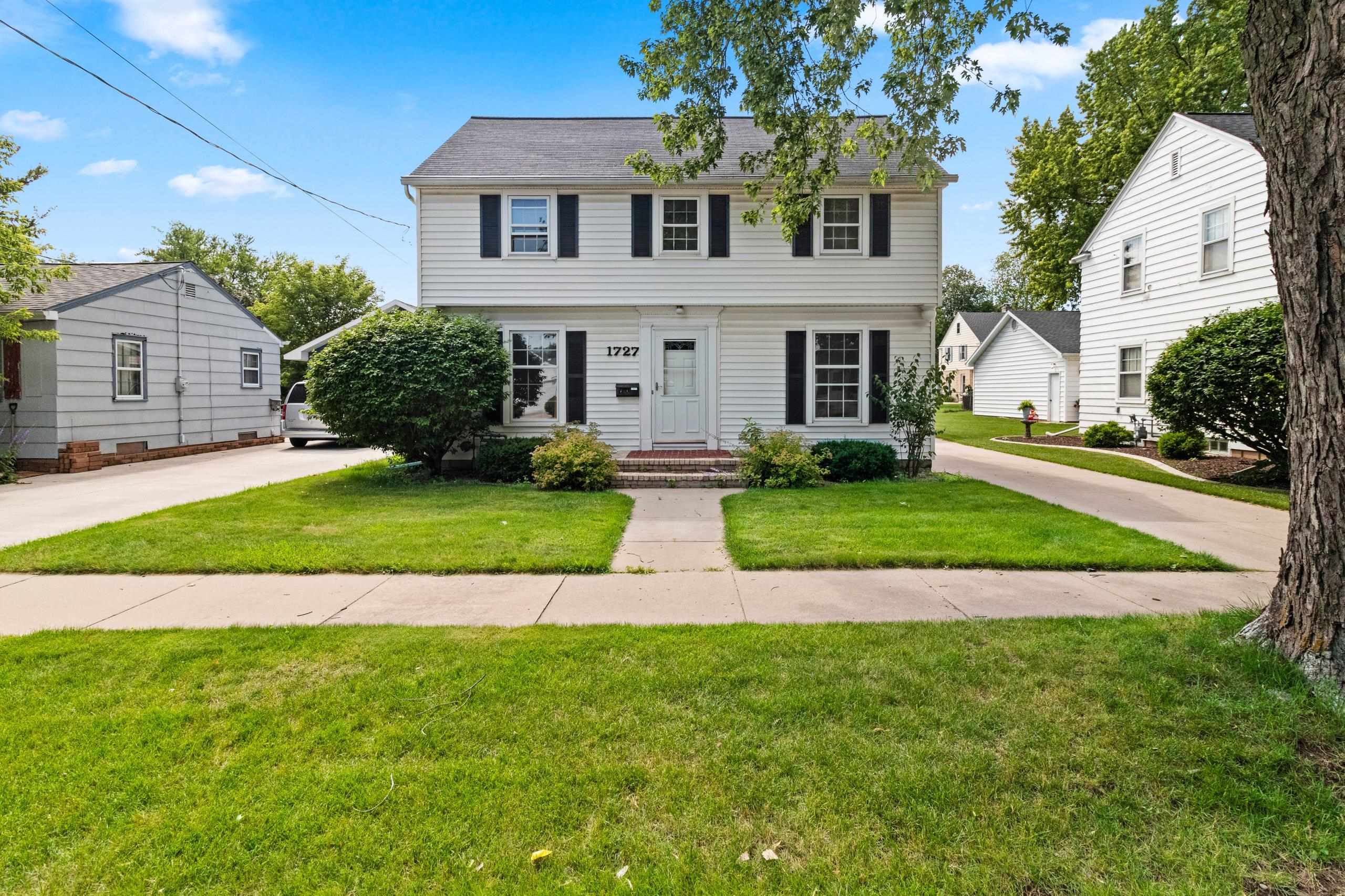 1727 North Clark Street Appleton, WI 54911 - Photo 2 of 42