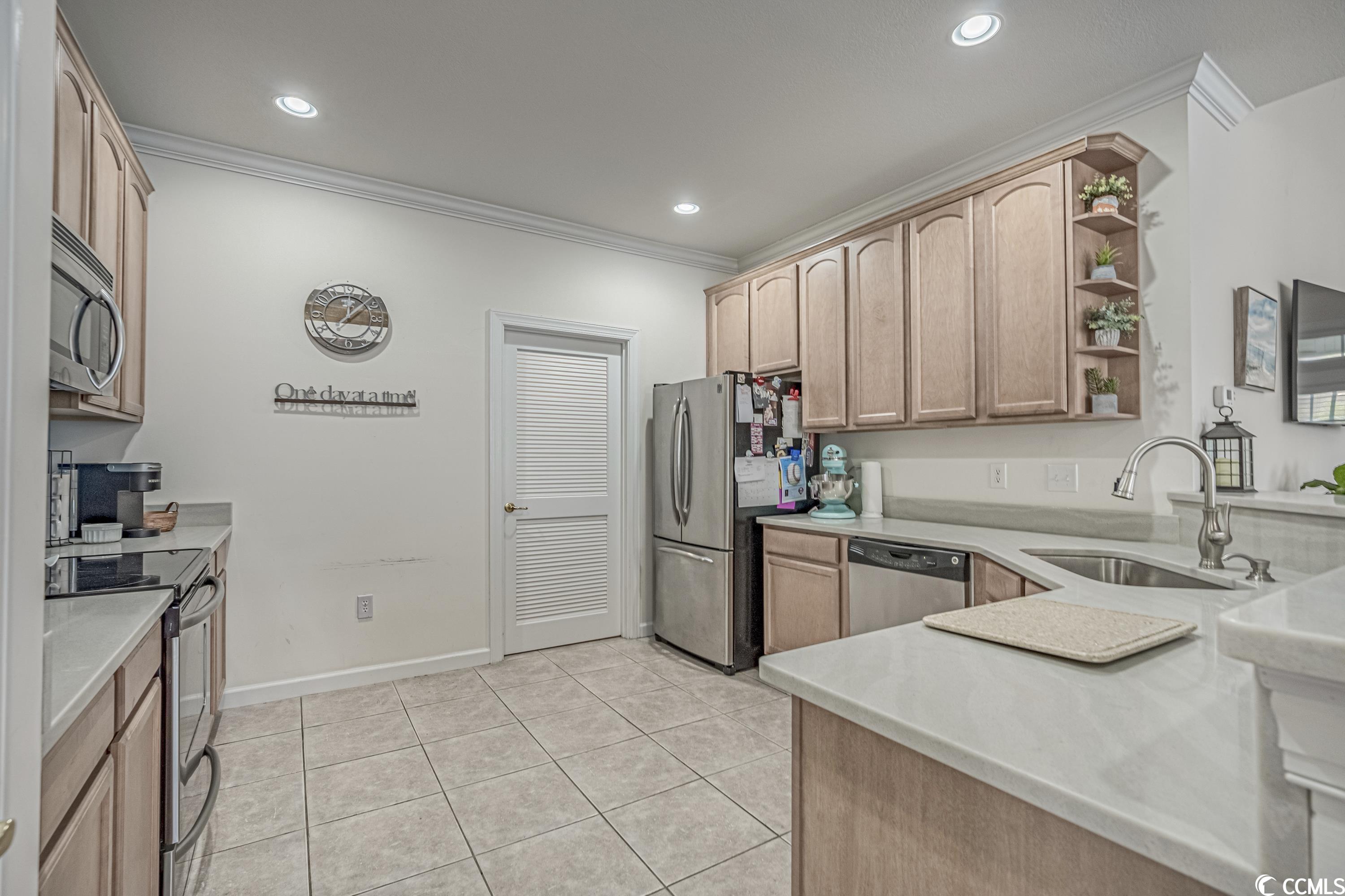 213 Moonglow Circle, Unit 202 Murrells Inlet, SC 29576 - Photo 8 of 39 Gallery Image 8