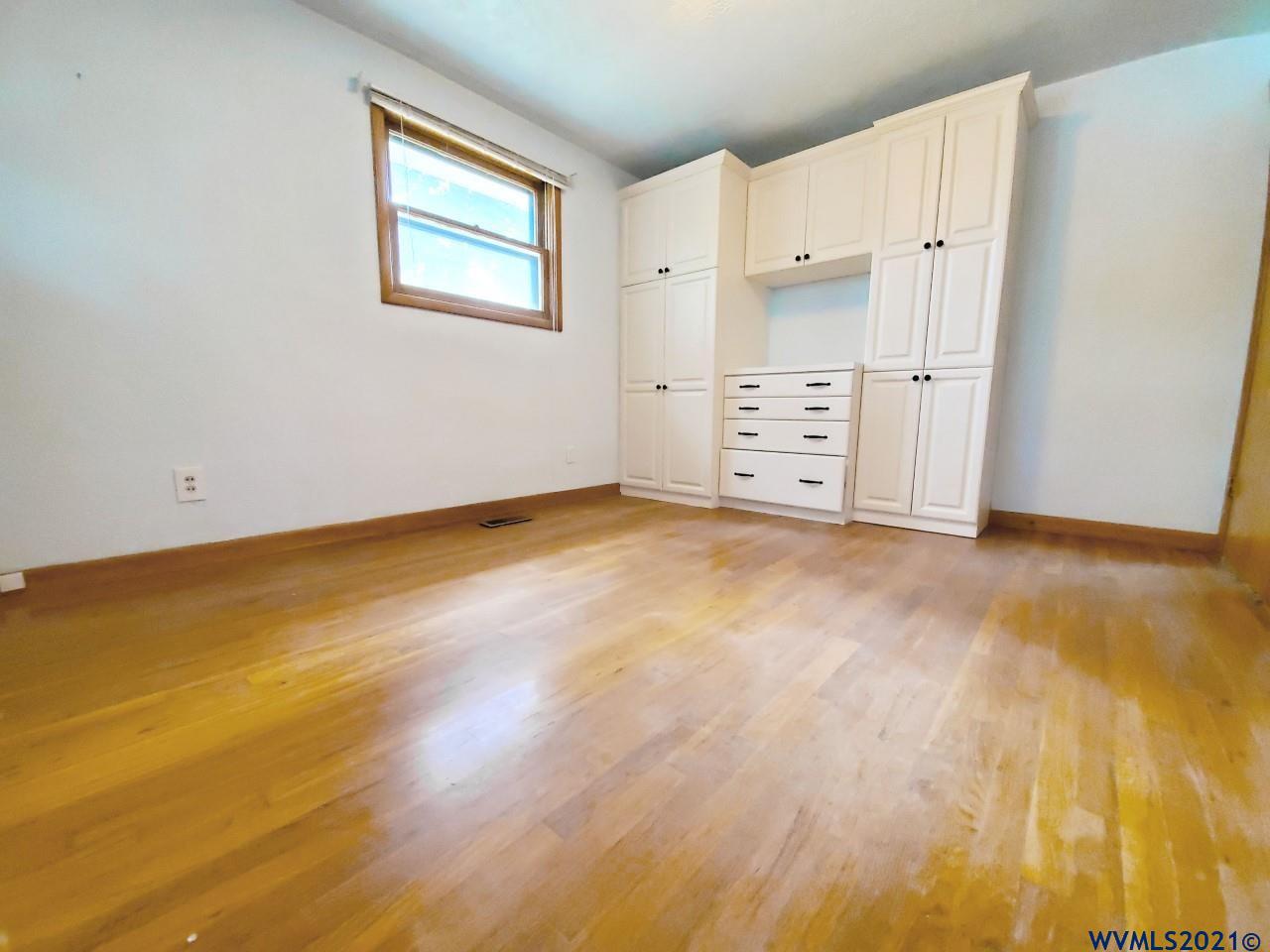 4726 Dakota Road Southeast Salem, OR 97302 - Photo 11 of 30 Gallery Image 11