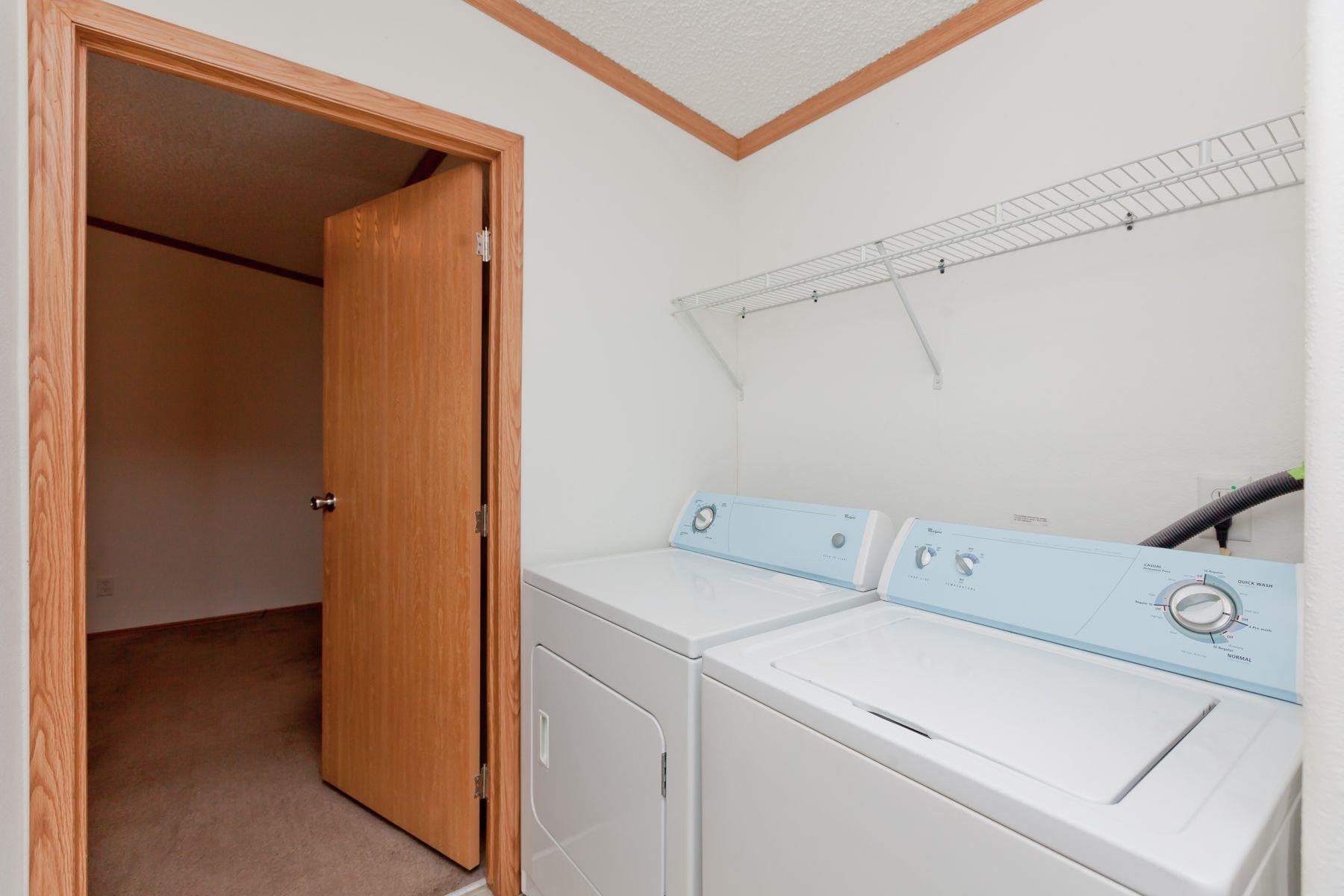 435 32 Road, Unit 232 Clifton, CO 81520 - Photo 25 of 37 a utility room with dryer and washer
