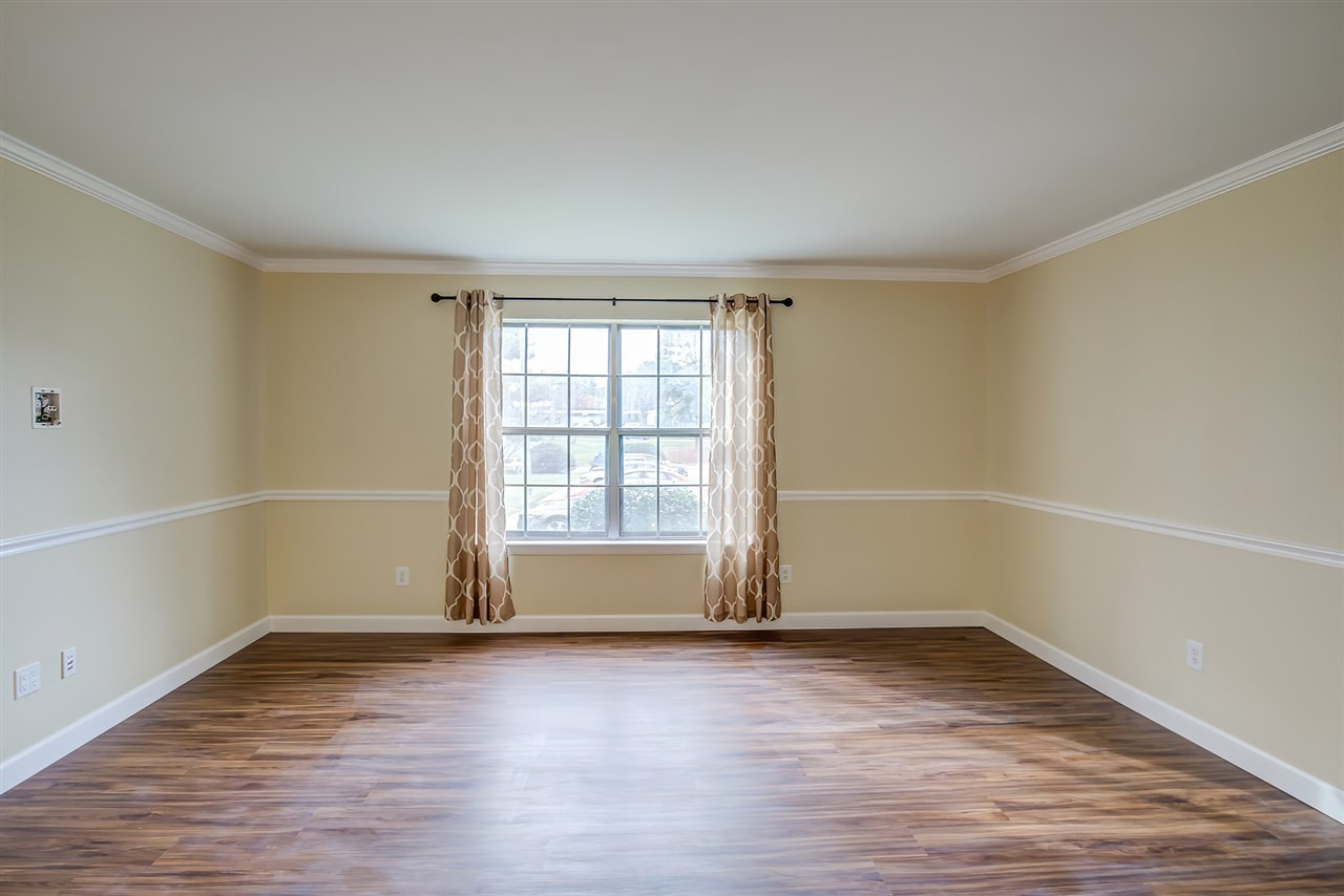 5608 Falls Of Neuse Road, Unit E Raleigh, NC 27609 - Photo 4 of 28 Living Area