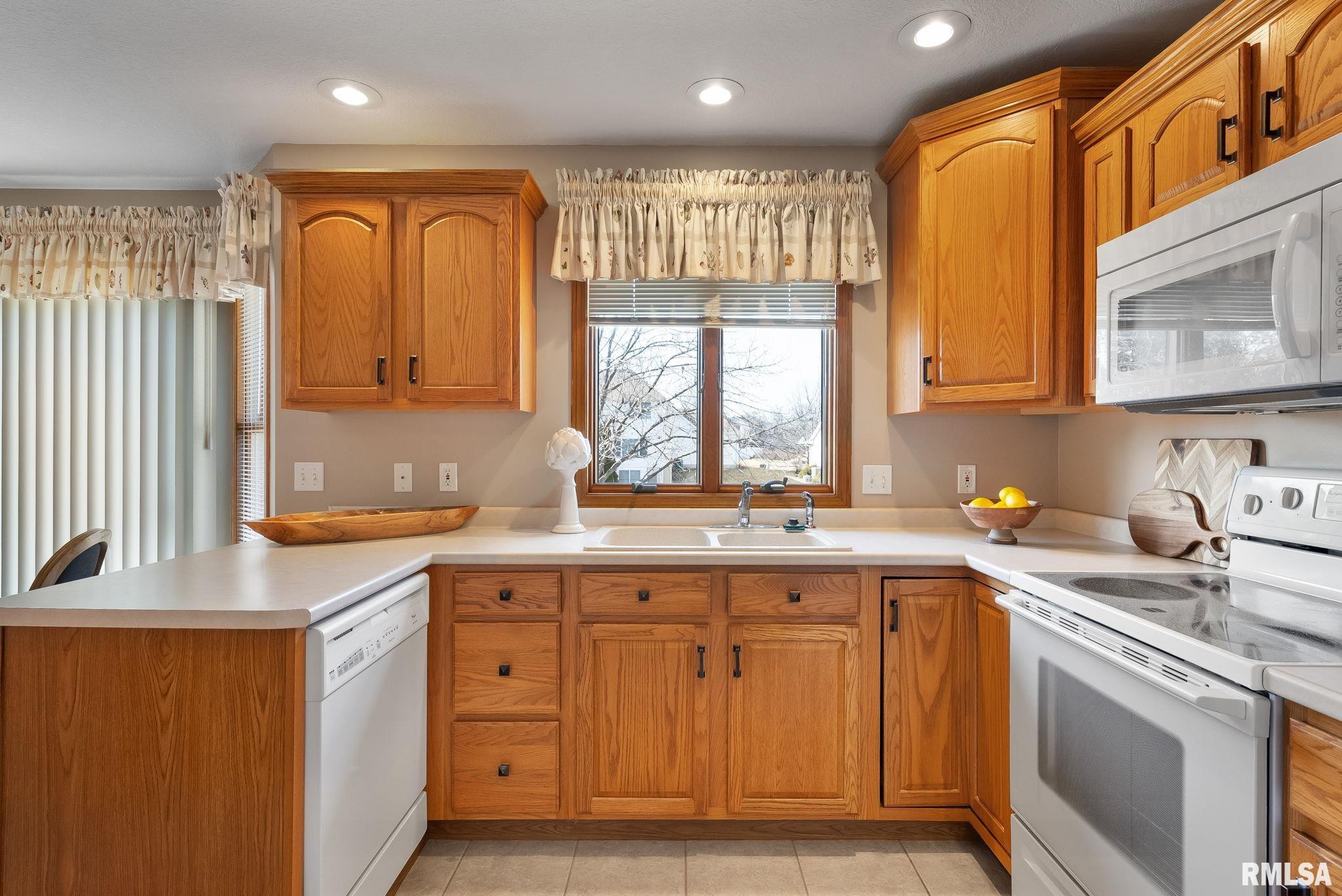 2056 Plum Tree Road Bettendorf, IA 52722 - Photo 15 of 44 Gallery Image 15