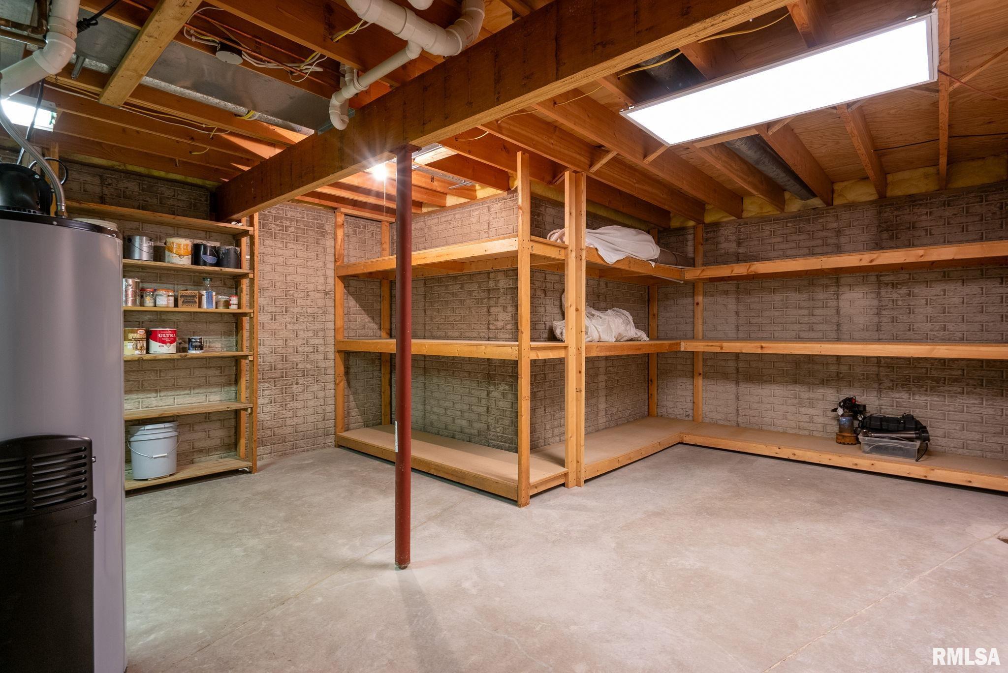 2056 Plum Tree Road Bettendorf, IA 52722 - Photo 36 of 44 Gallery Image 36