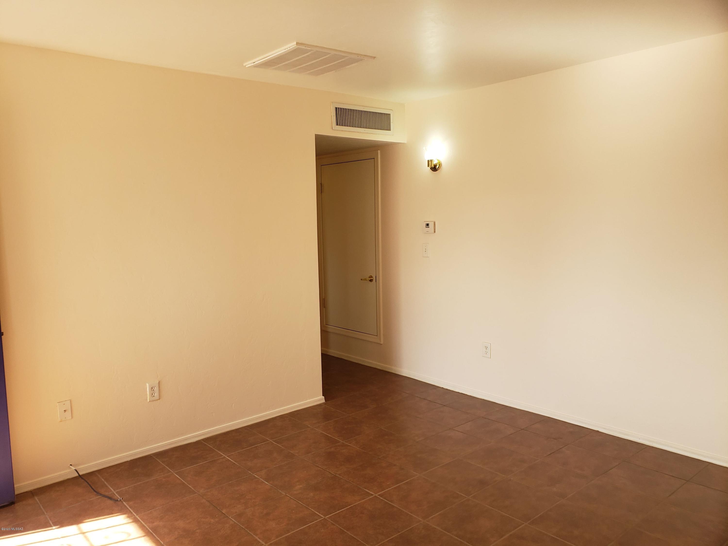 350 North Silverbell Road, Unit 158 Tucson, AZ 85745 - Photo 2 of 26