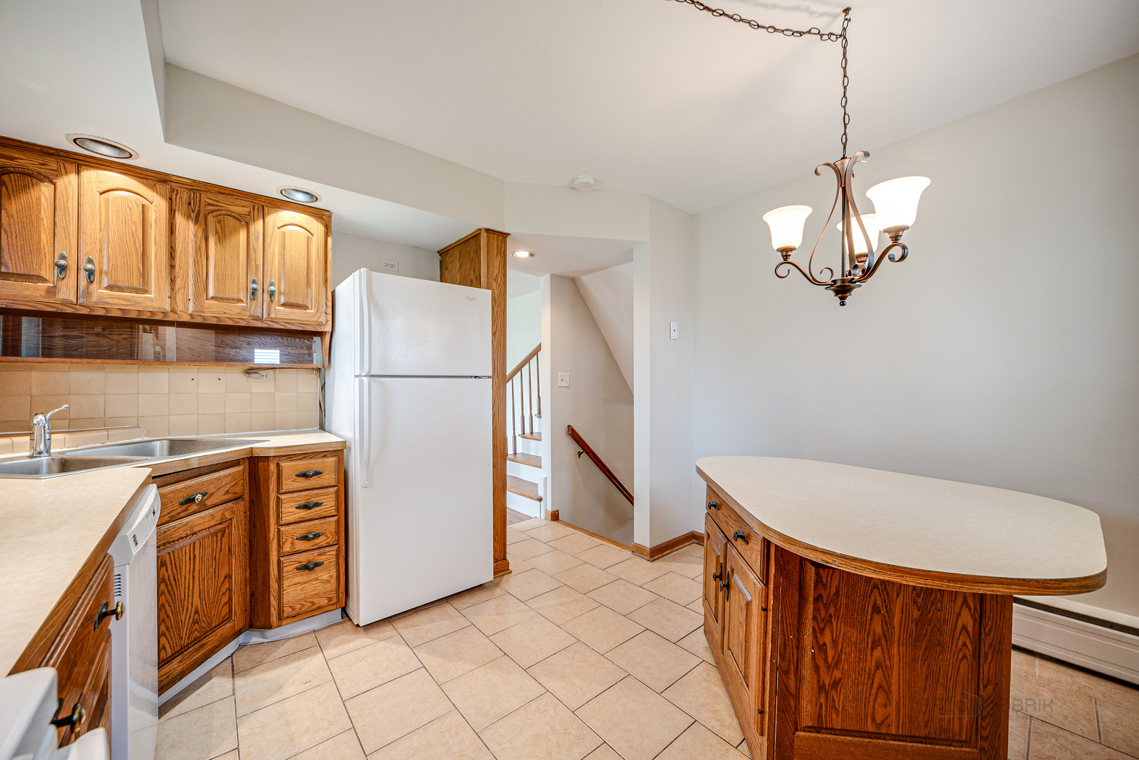 108 South Mt Prospect Road Mount Prospect, IL 60056 - Photo 9 of 24