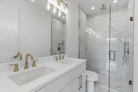 $2,250,000 | 6414 North Francisco Avenue, Chicago, IL 60645