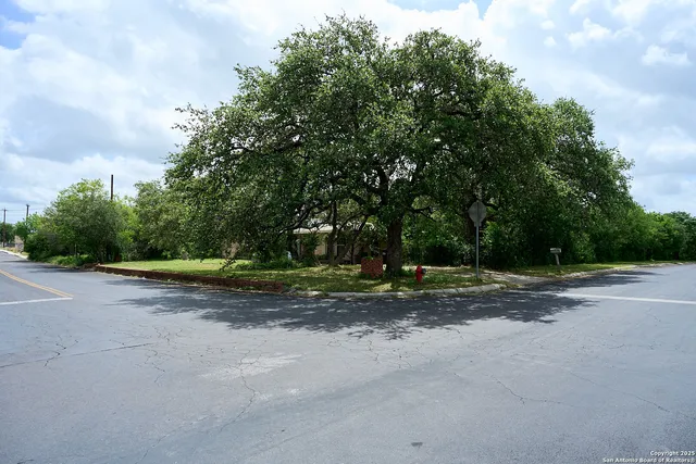 $499,999 | 5400 Thistle Drive, Leon Valley, TX 78238