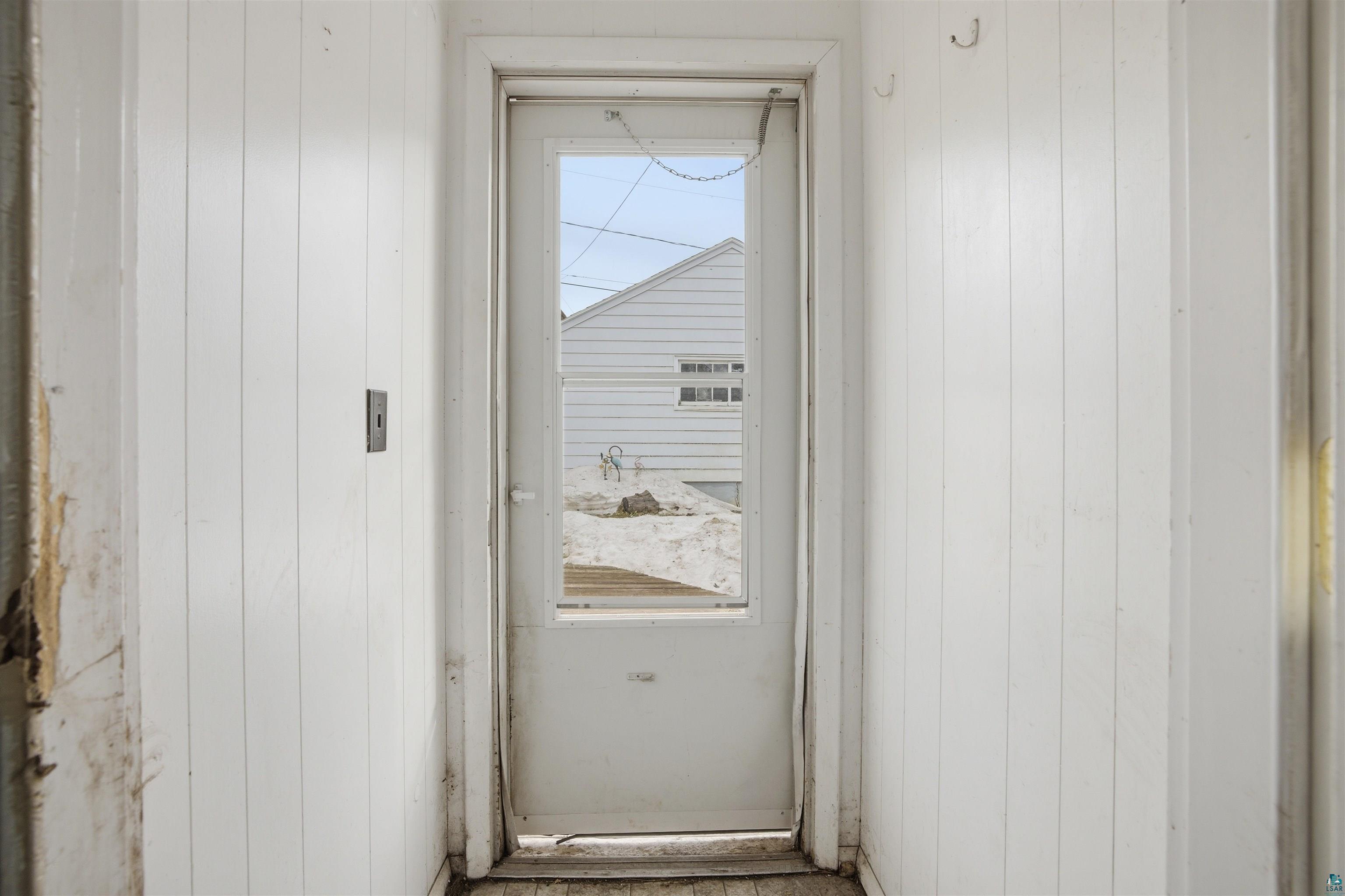 726 Summit Street Eveleth, MN 55734 - Photo 19 of 29 View of entryway