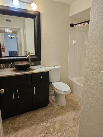 $1,700 | 13815 Fairway Island Drive, Unit 1315, Orlando, FL 32837