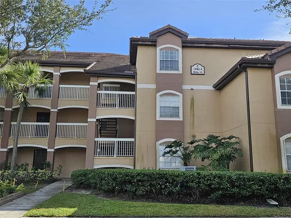 $1,700 | 13815 Fairway Island Drive, Unit 1315, Orlando, FL 32837