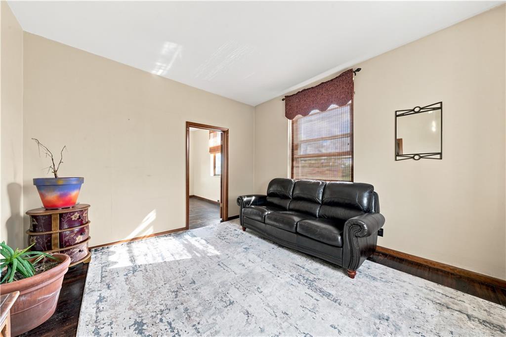 1329 Anderson Road Pittsburgh, PA 15209 - Photo 4 of 36 Gallery Image 4