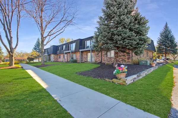 $119,700 | 830 East 191st Place, Unit 709, Glenwood, IL 60425