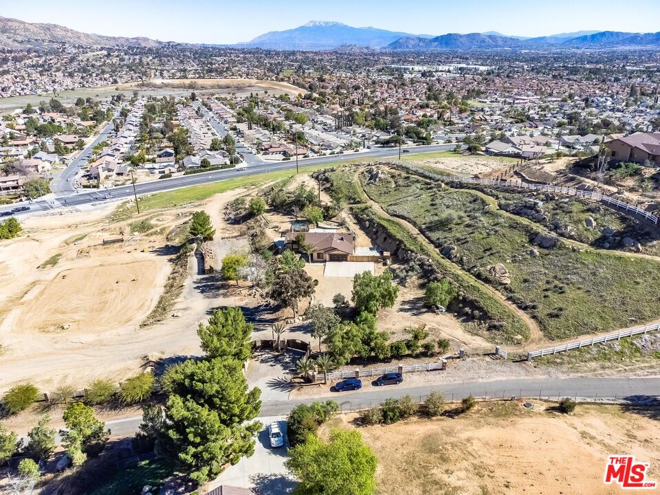 11455 Pigeon Pass Road Moreno Valley, CA 92557 - Photo 38 of 48 a view of a city with a mountain